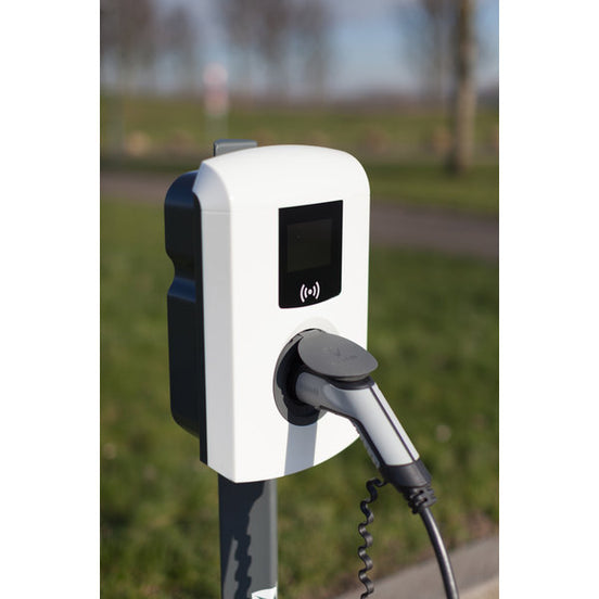 Alfen Eve Single Pro-line | Socket | Laadpaal | Laadvermogen tot 22 KW | Type 2 Mennekes